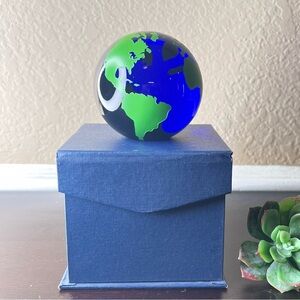 Vintage 1970 Cobalt Blue Art-Glass World Globe Paperweight 3″ — Green Landmasses